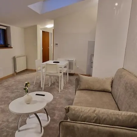 Apartment Carice Milice Old Town
